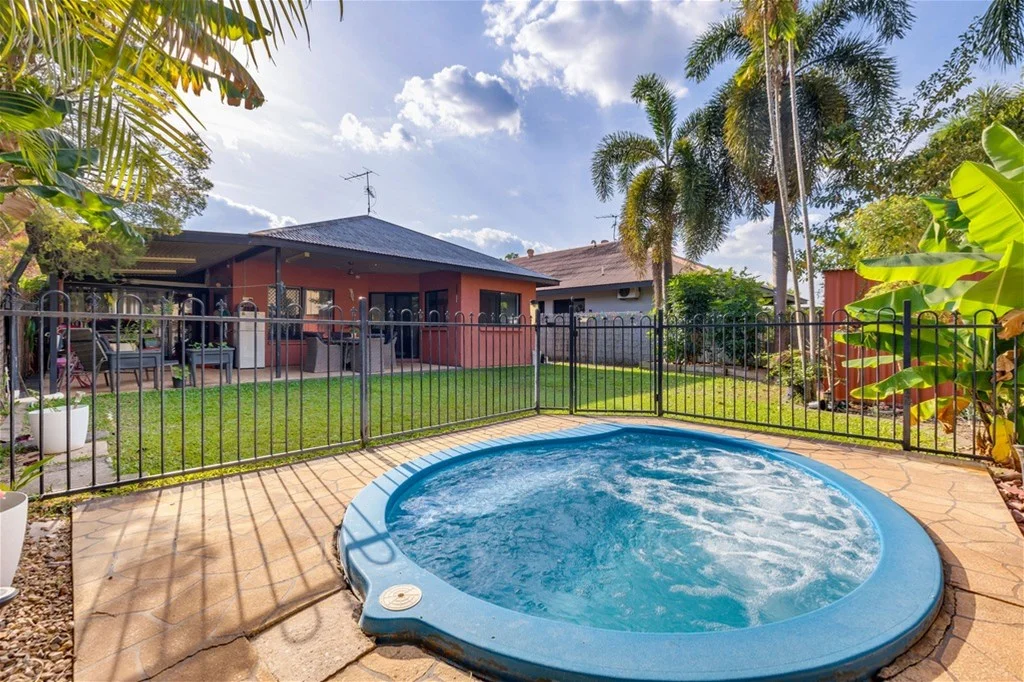 8 Hale Ct (1/17)