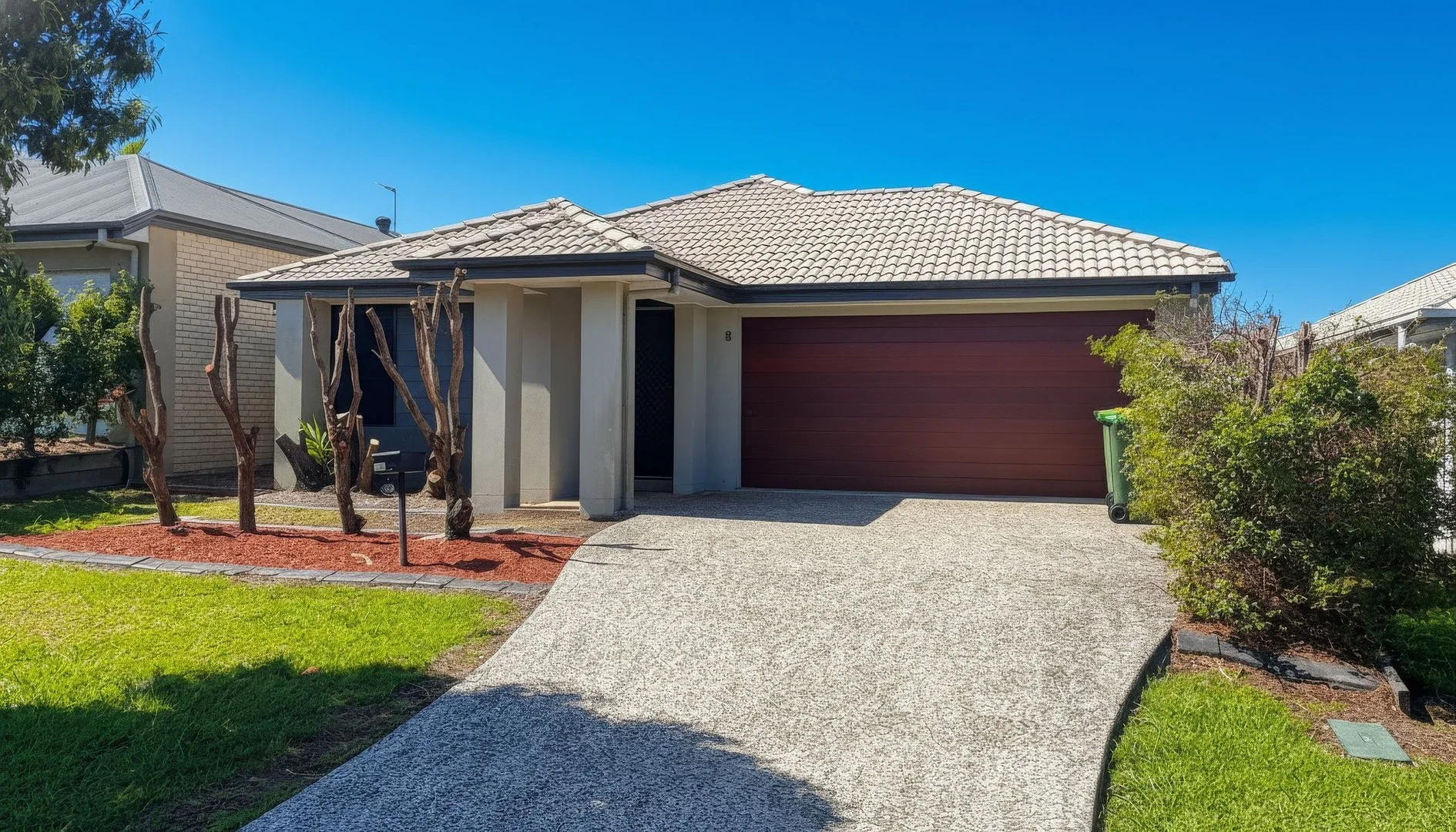 8 HIGHCLIFF CRESCENT (1/15)