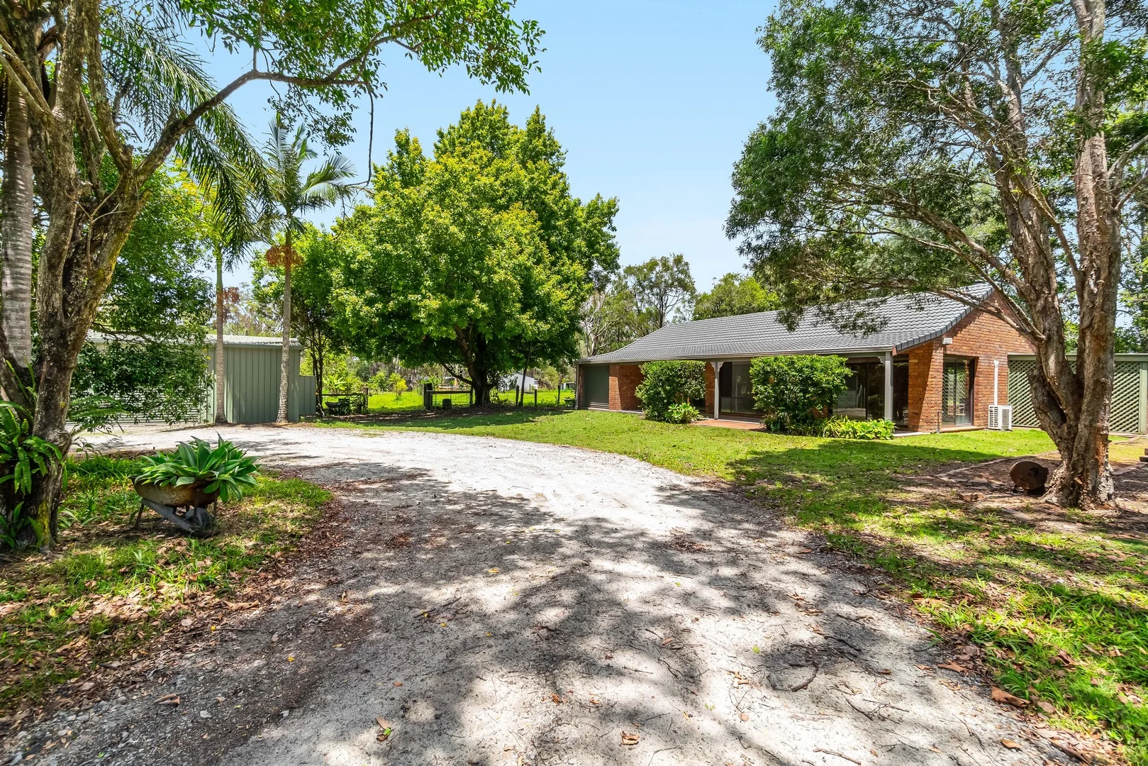 8 Jamefield Drive (1/20)