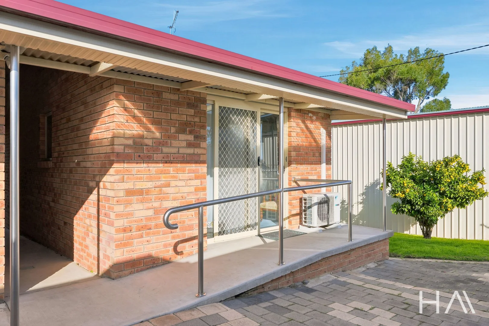 8 Julia Street - Image 4