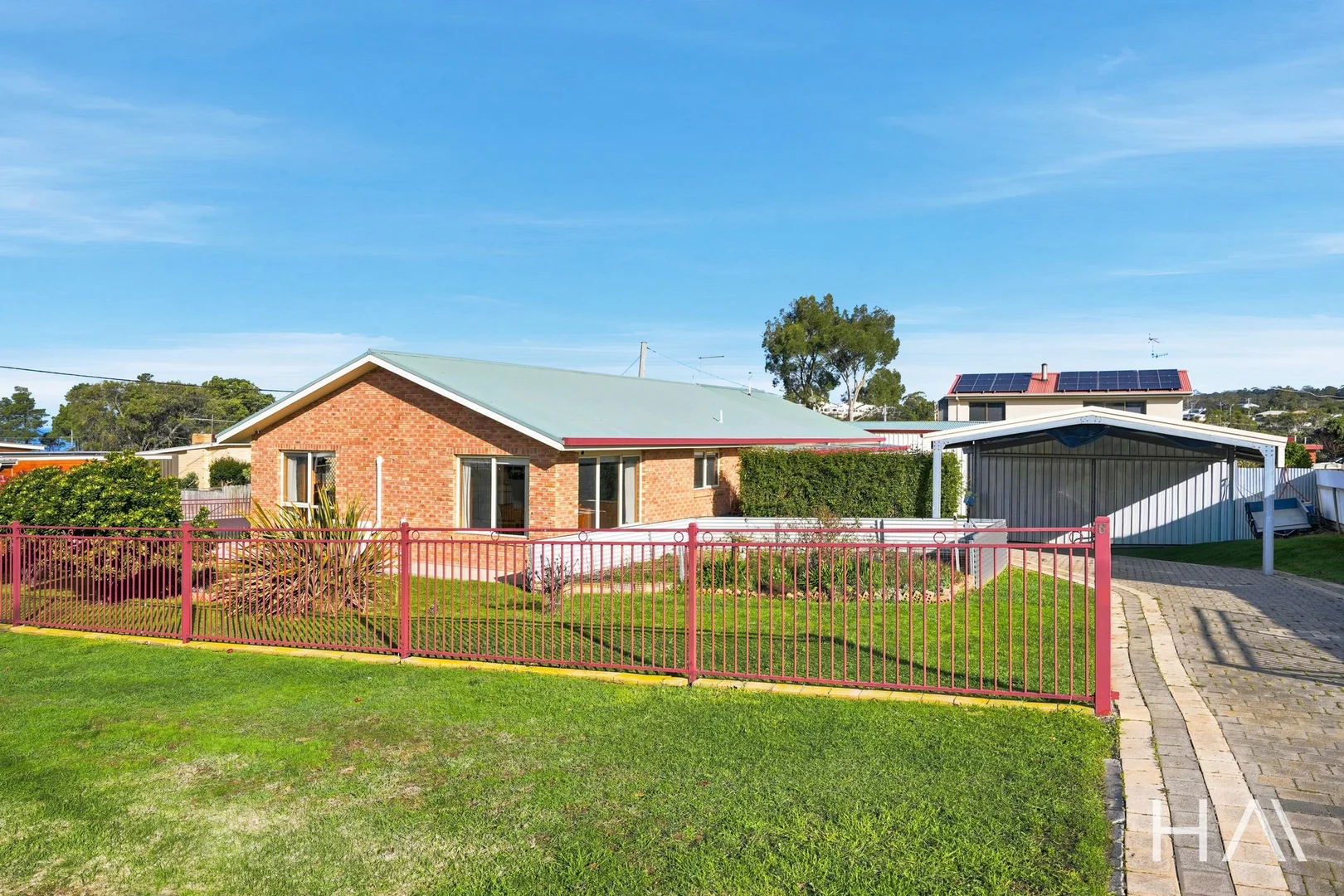 8 Julia Street - Image 2