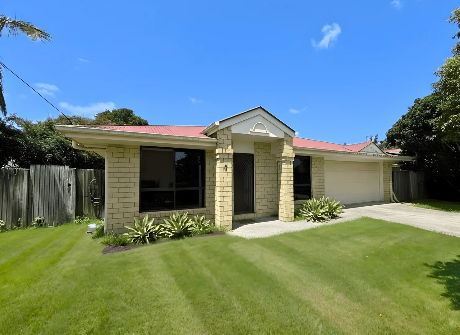 8 Kalunda Drive (1/11)