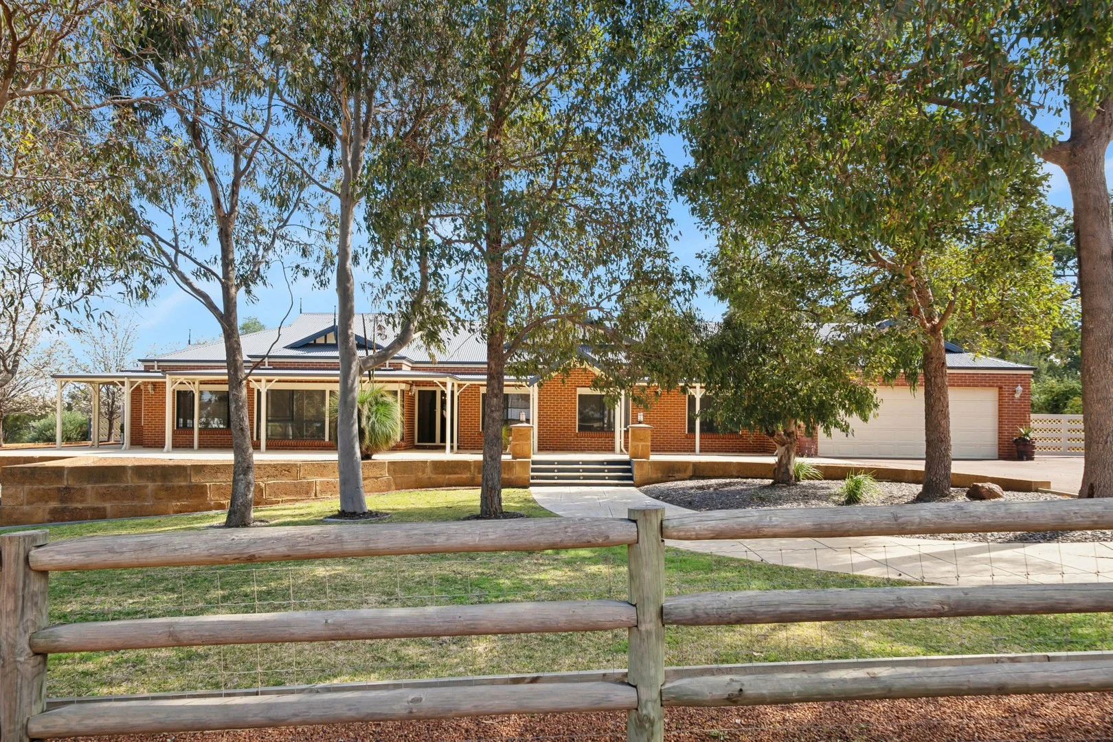 8 Kilfoyle Rise (1/35)