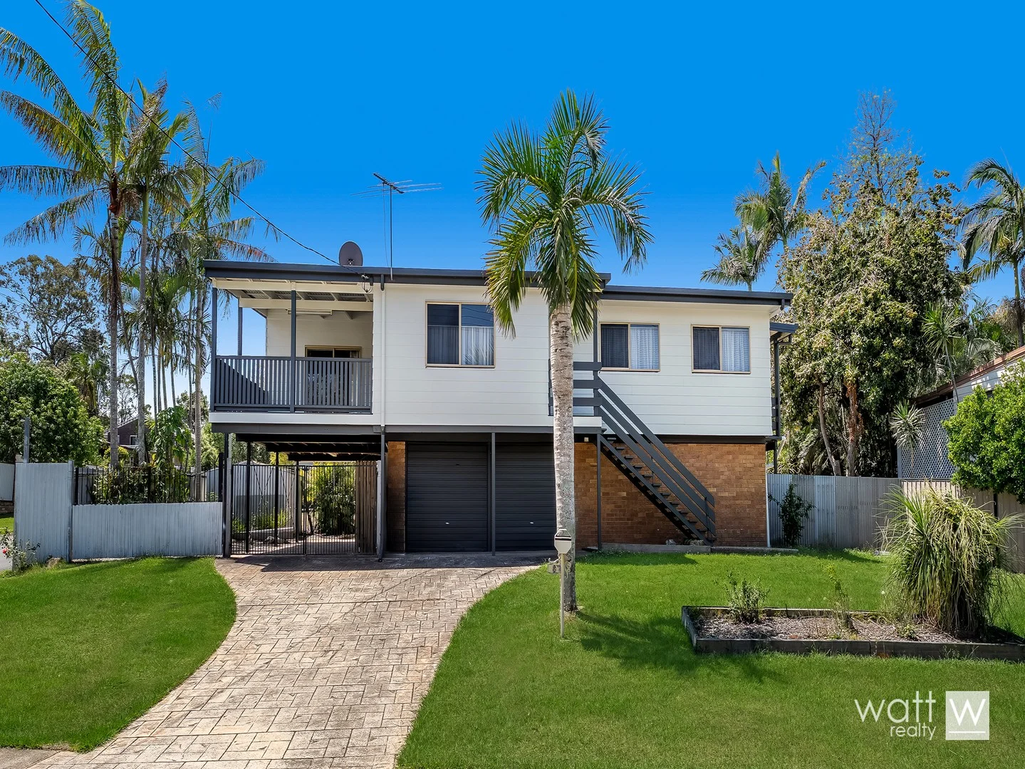 8 Leslie Street (1/16)