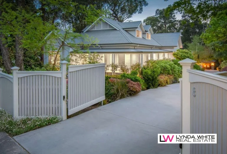 8 Lockwood Rd (1/31)