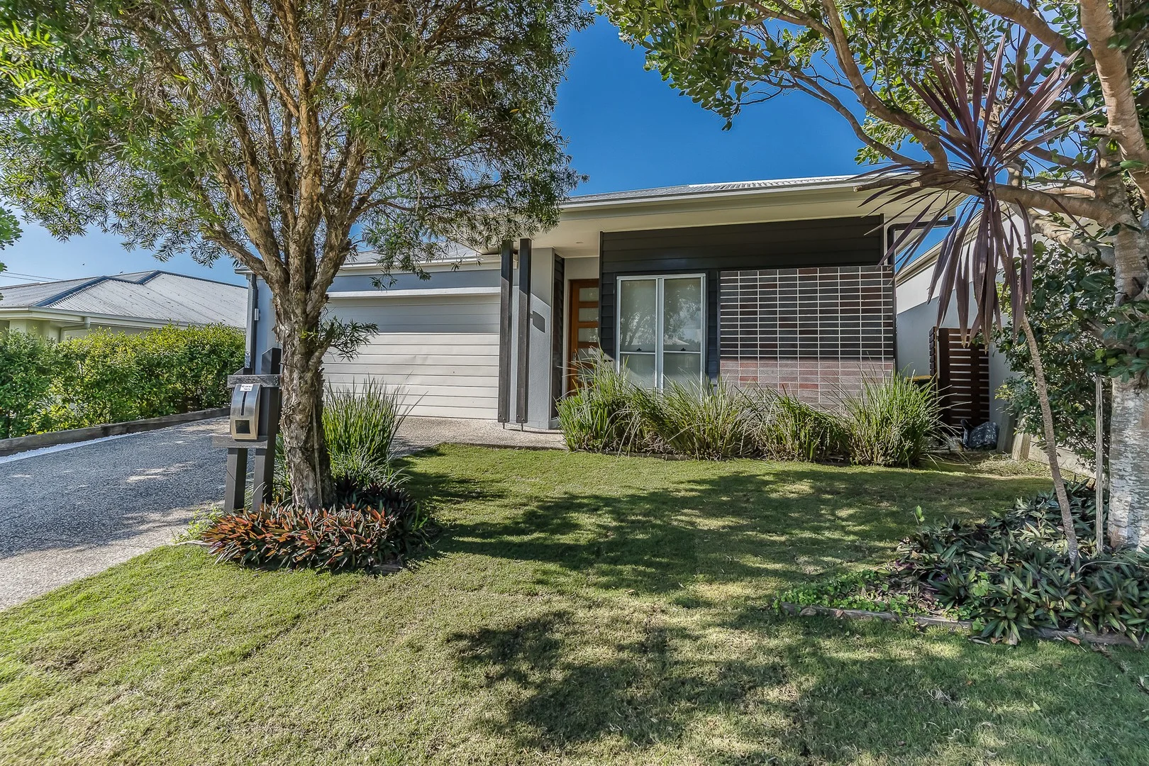 8 Moogerah St (1/13)