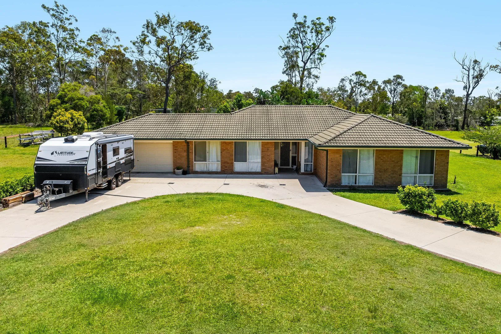 8 Pardalote Place (1/15)
