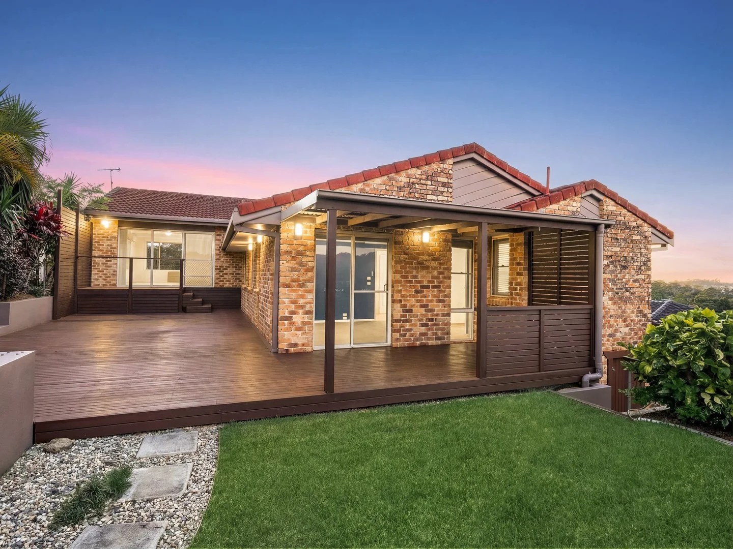 8 Pearce Drive (1/25)