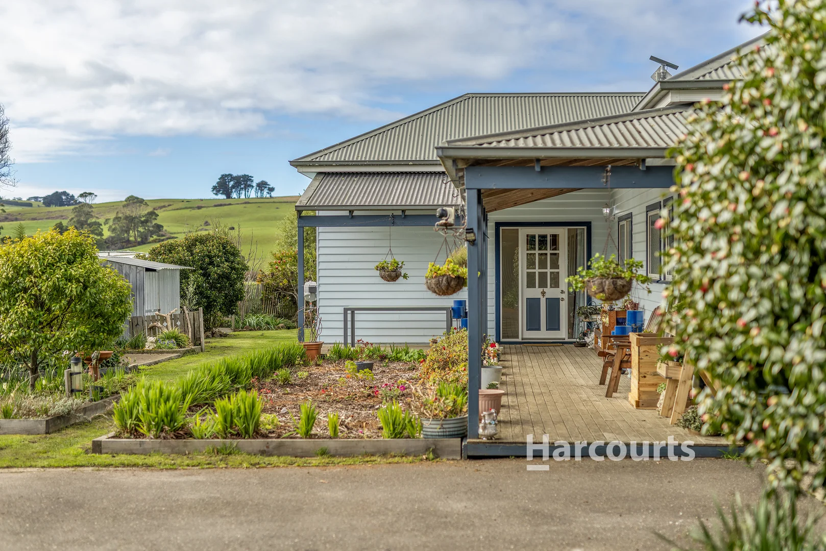 8 Pecks Road - Image 2