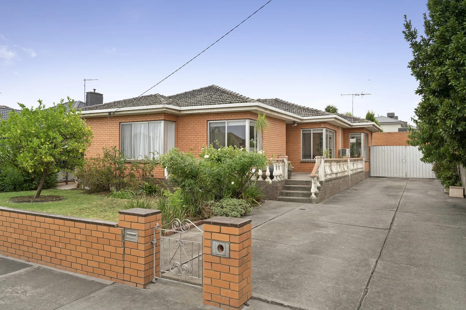 8 Prismall Street (1/11)