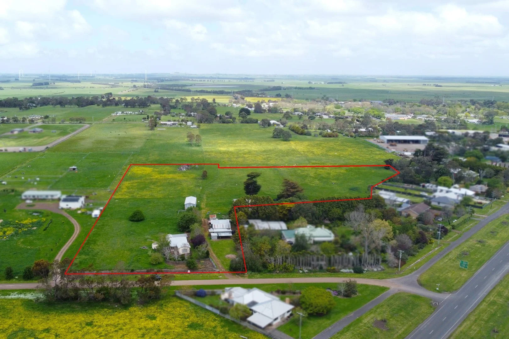 8 Robertsons Lane (1/14)
