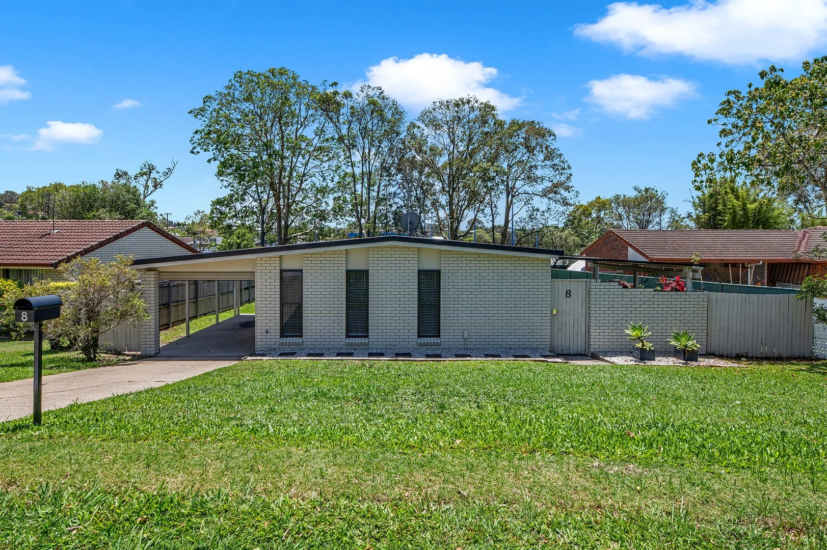 8 Sapium Road (1/23)
