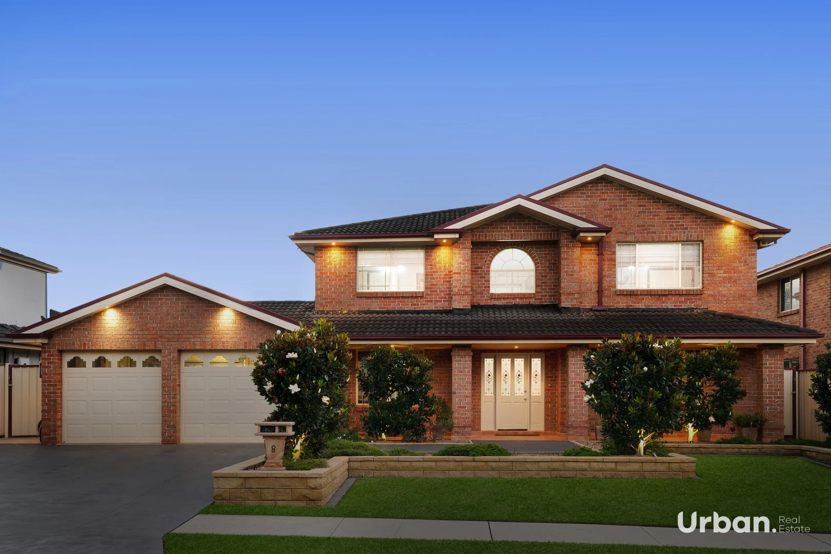 8 Sarah Hollands Drive (1/26)