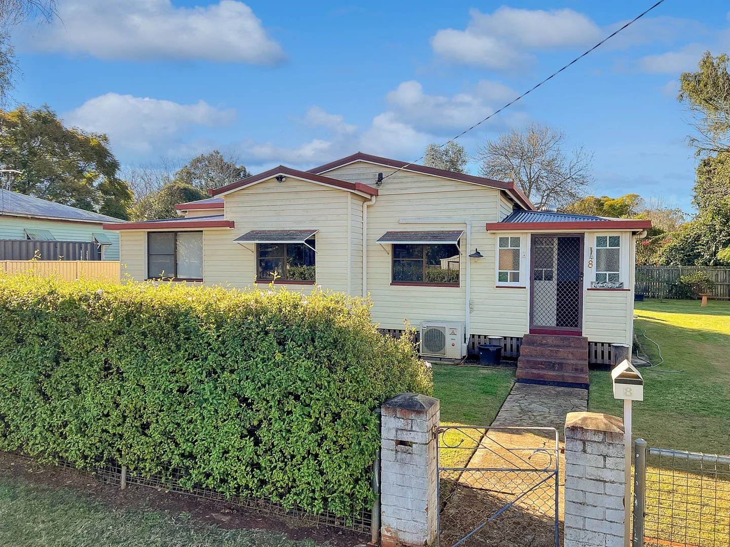 8 Toomey Street (1/3)