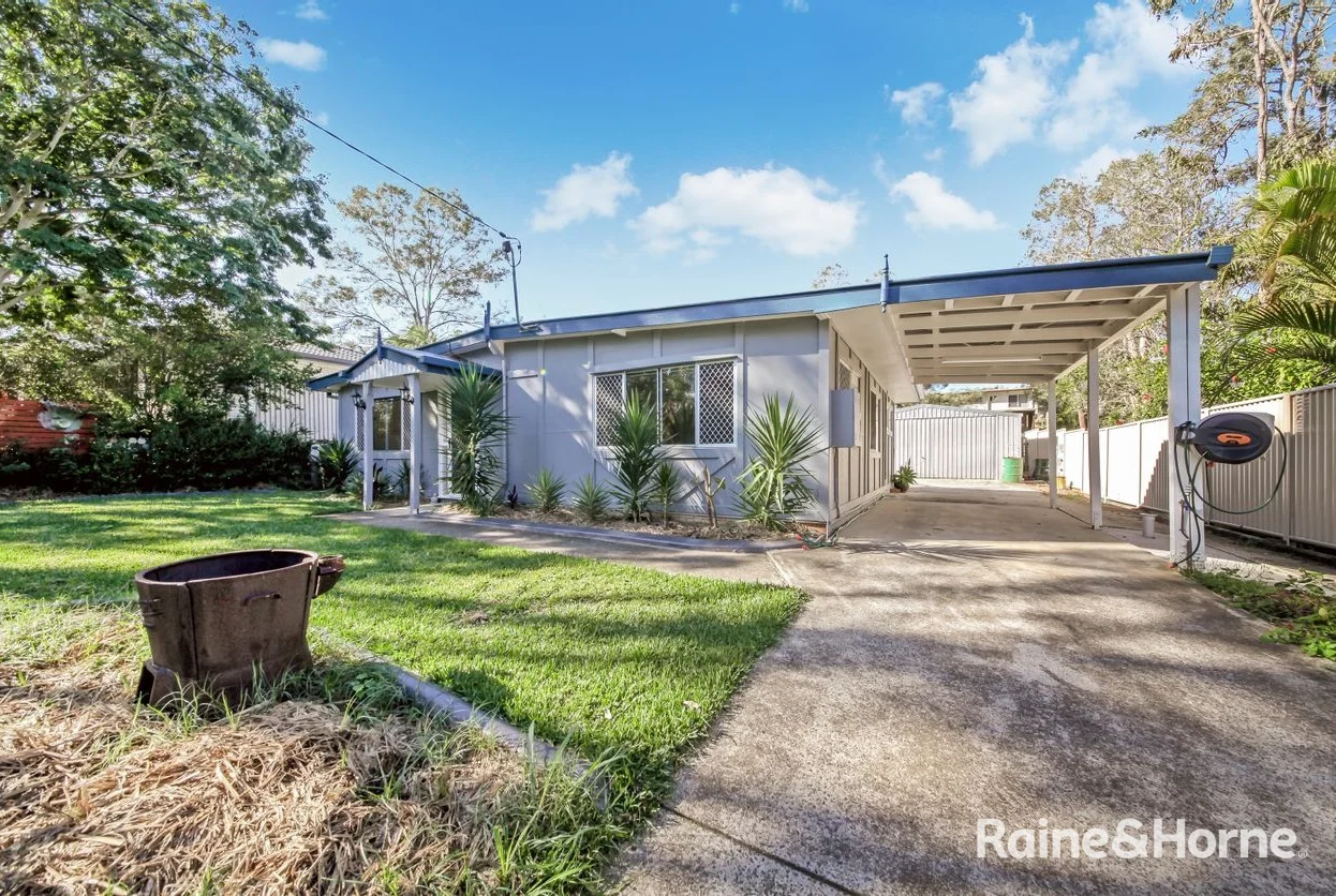 8 Warringah Grove (1/14)