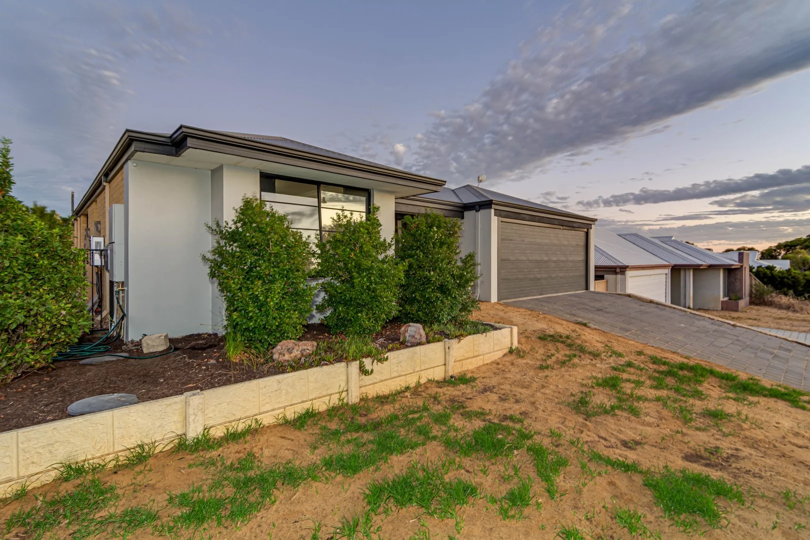 80 Rosegreen Avenue (1/25)