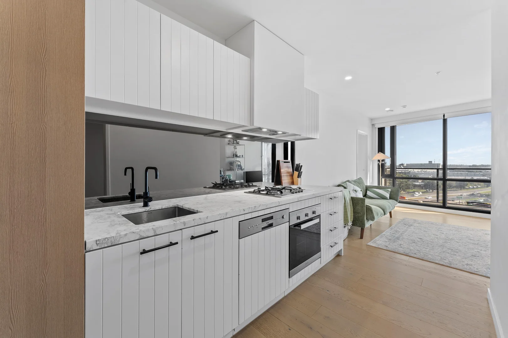 801/868 Blackburn Road - Image 3