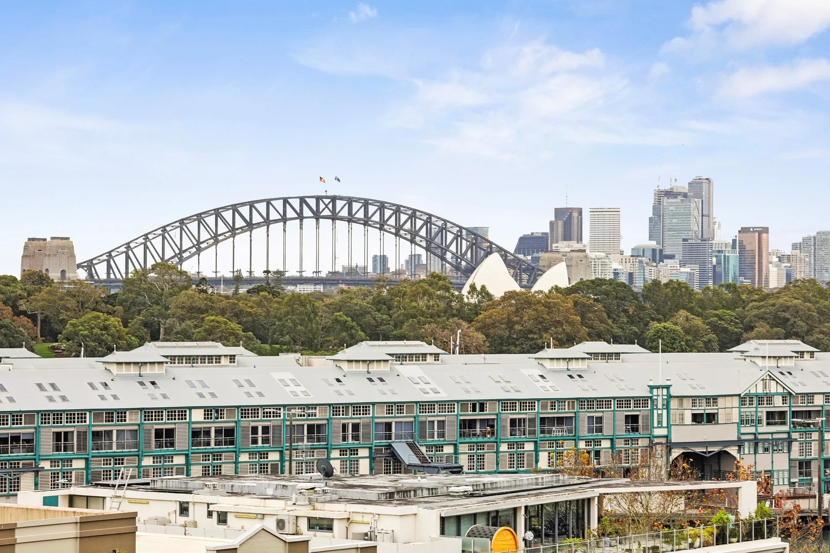 806/73 Victoria Street (1/16)