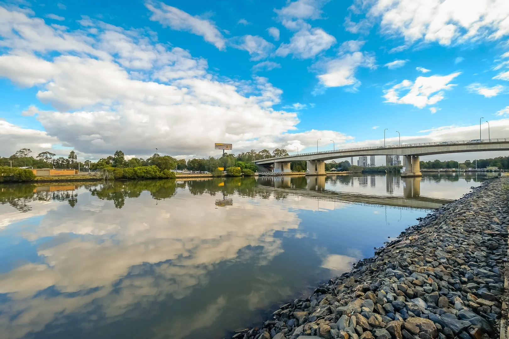 809/70 River Rd (1/11)