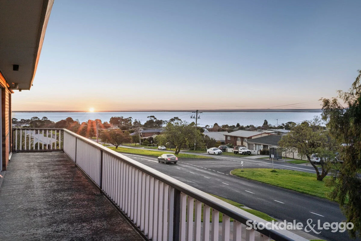 81 Bay Shore Avenue - Image 2