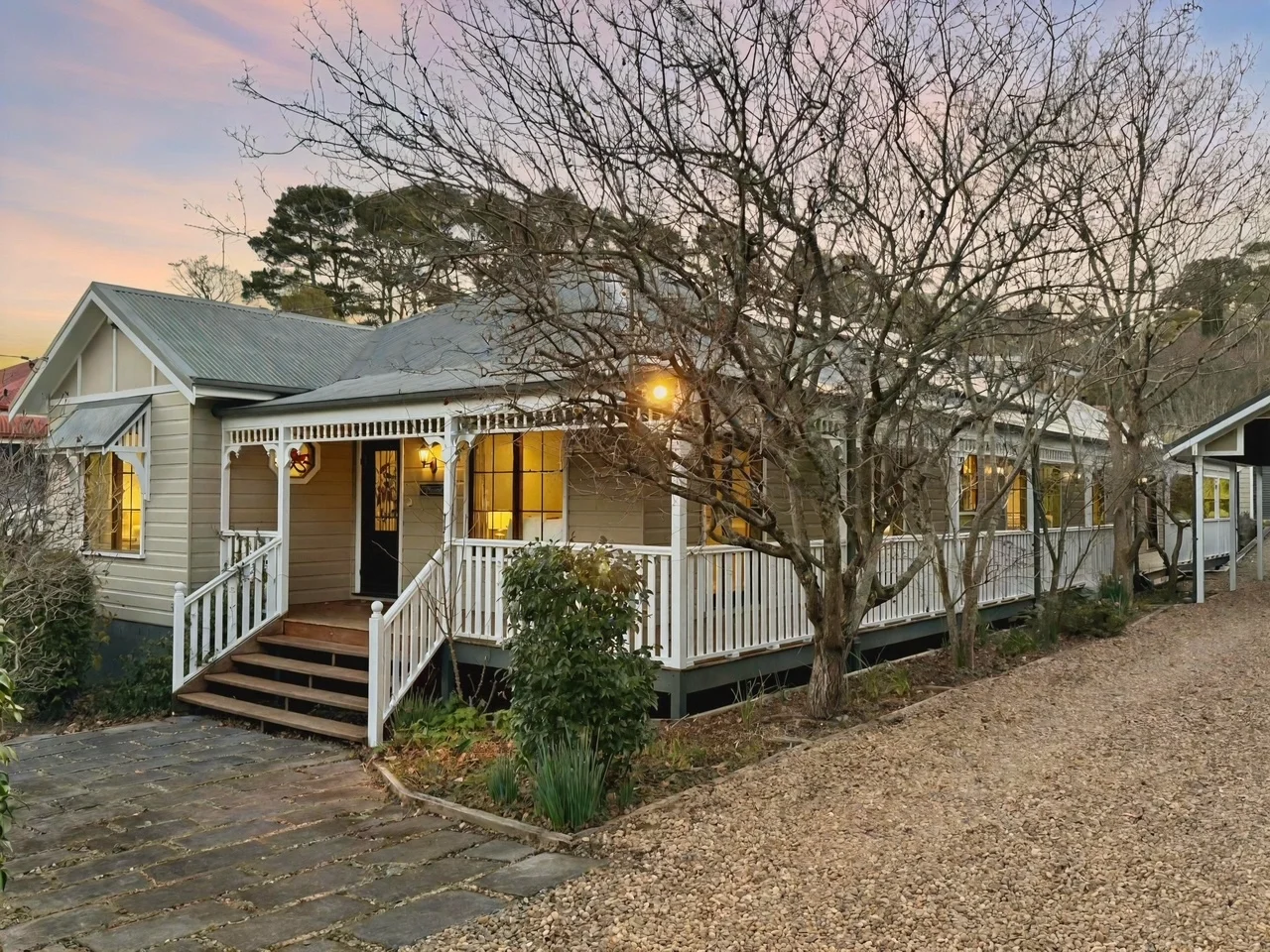 81 Falls Road (1/1)