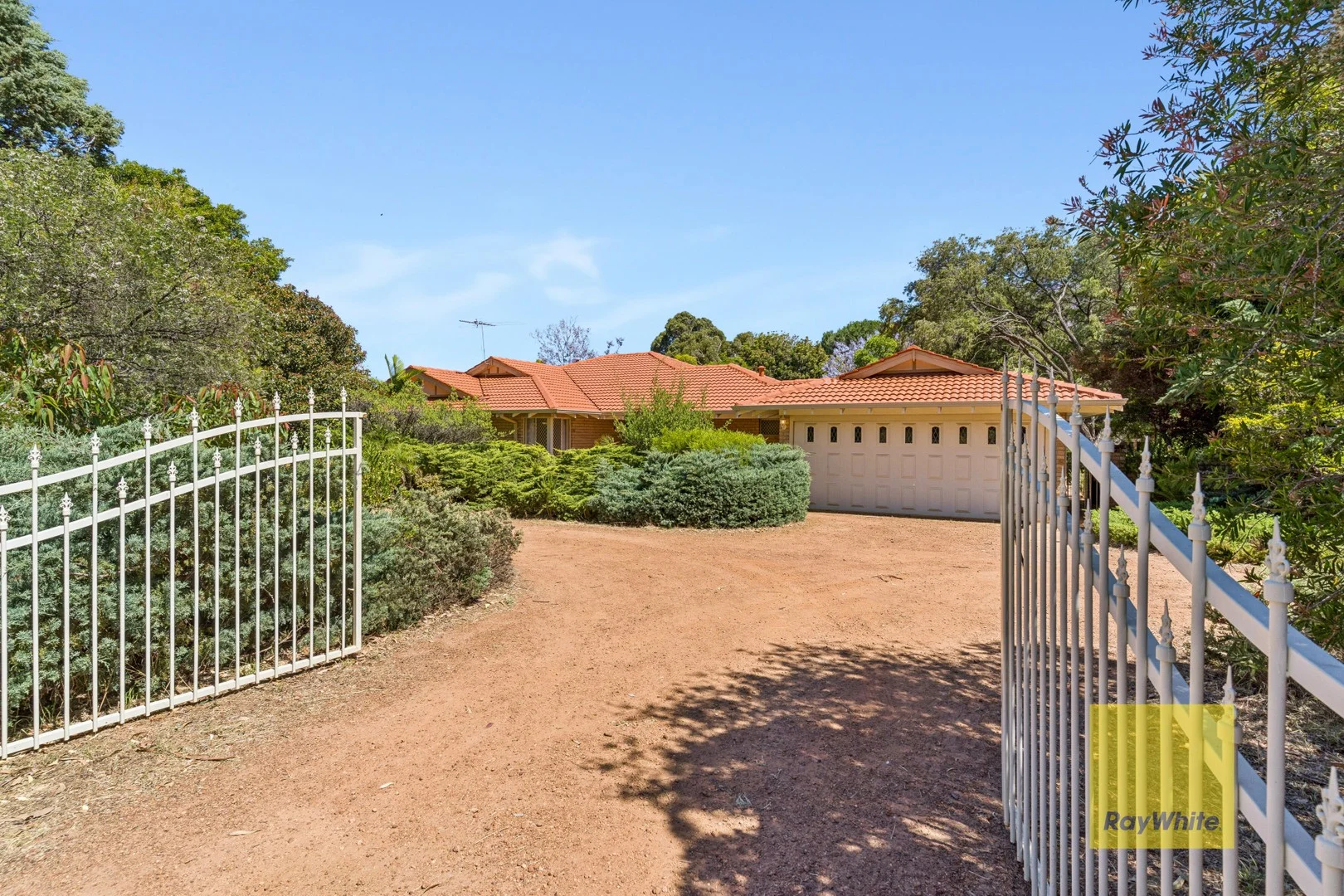 81 Ridge Hill Road (1/30)