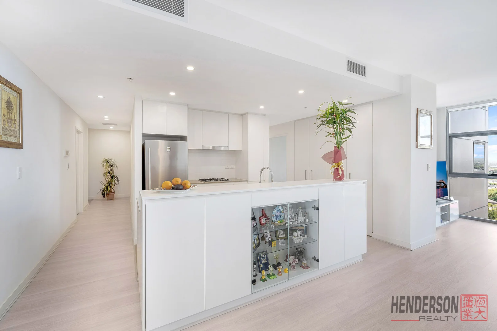 813/31 Treacy Street (1/18)