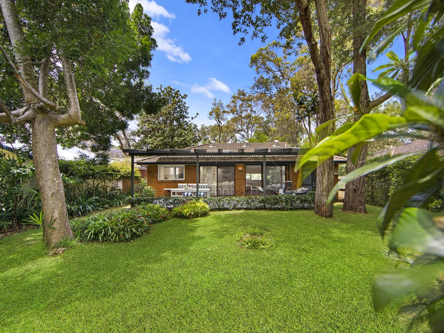 82 Diamond Road (1/24)