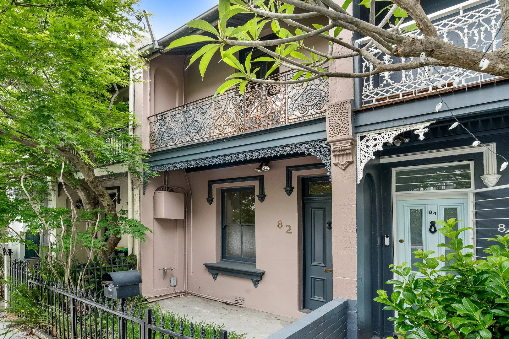 82 Gowrie Street (1/9)