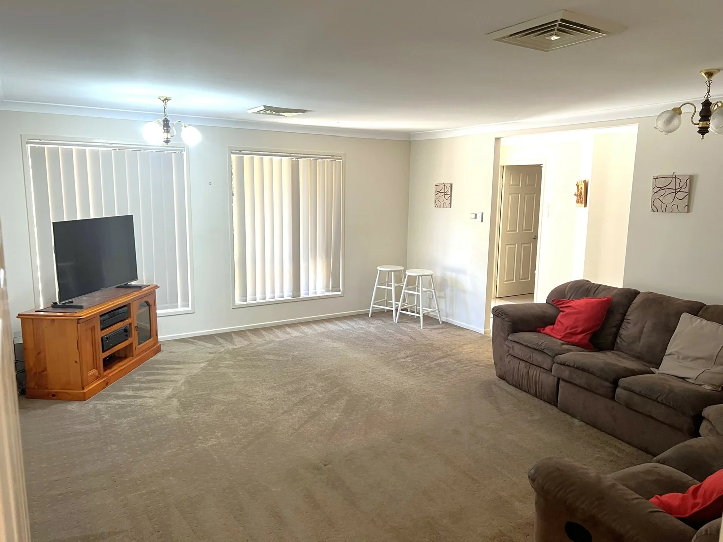 82 Moore Street - Image 2