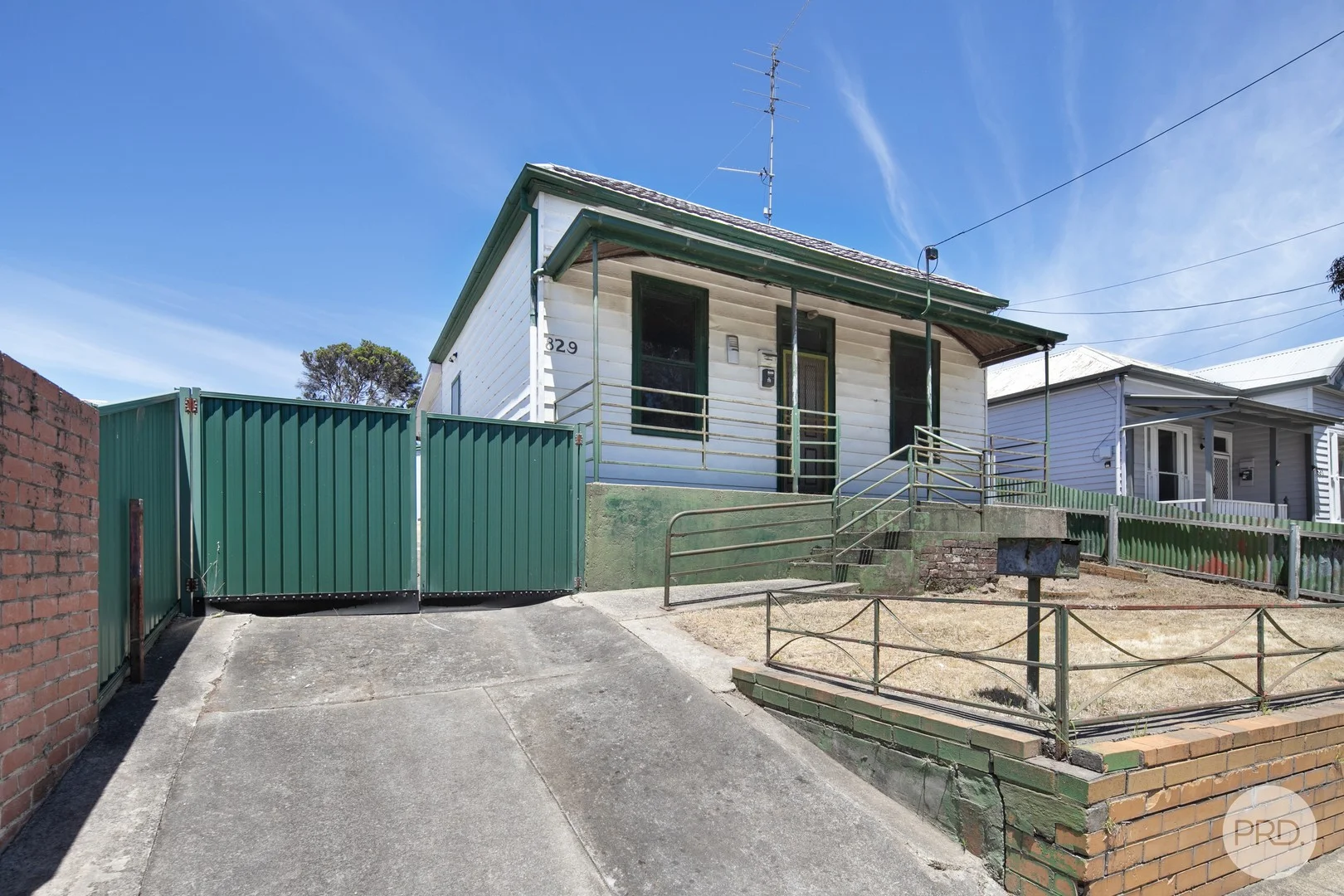829 Humffray Street South (1/8)