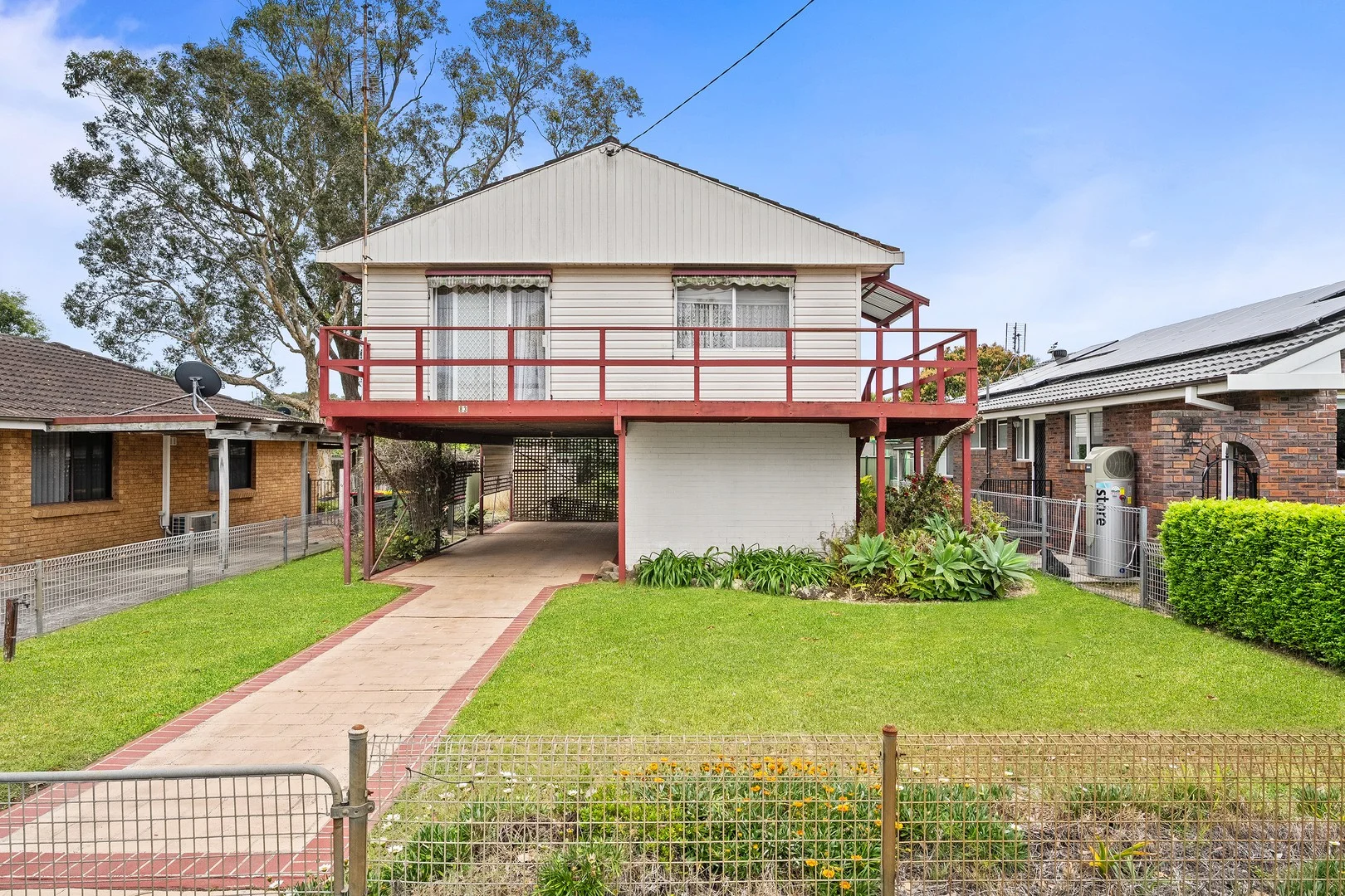 83 Mackenzie Avenue (1/11)