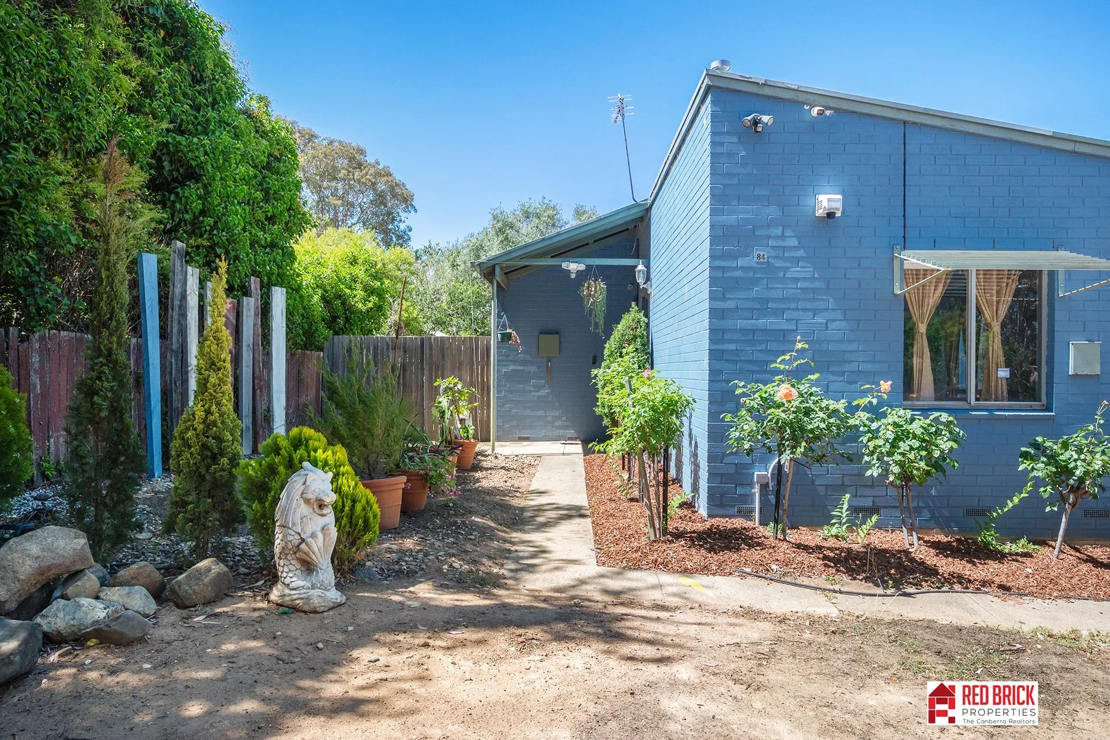 84 Fincham Crescent (1/16)