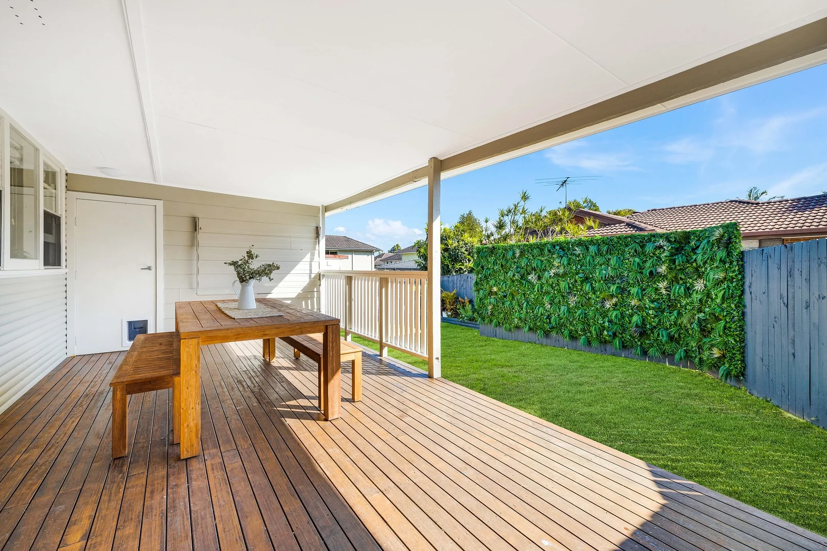84 Forest Way (1/13)
