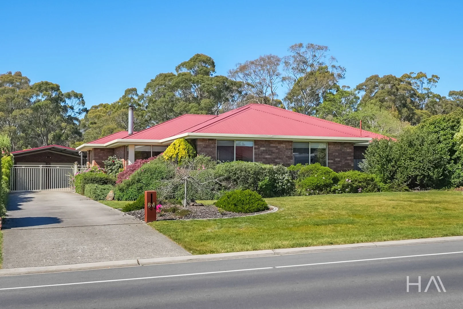 84 Freshwater Point Road (1/3)