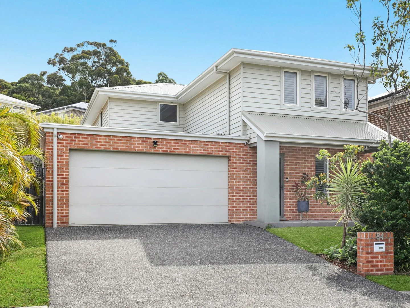 84 Wallbank Way (1/17)