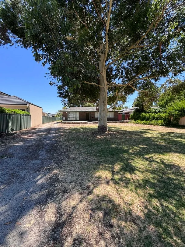 845 Armadale Rd (1/4)
