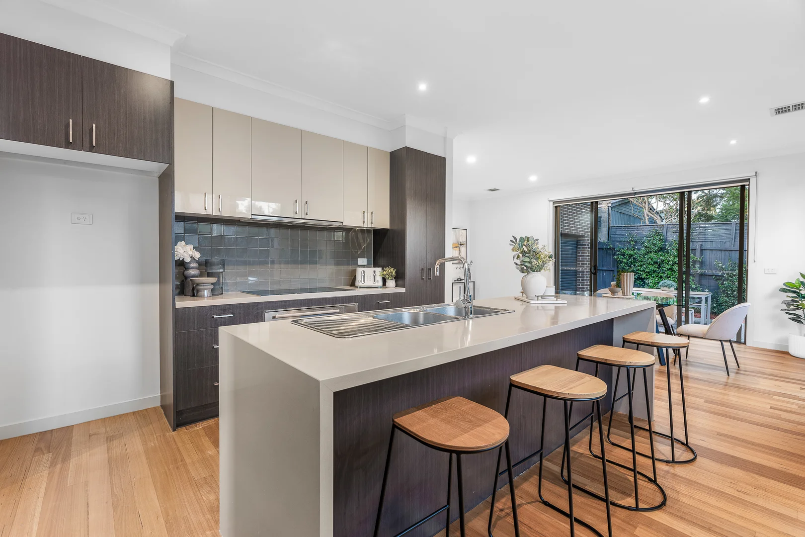 84A Russell Crescent - Image 4