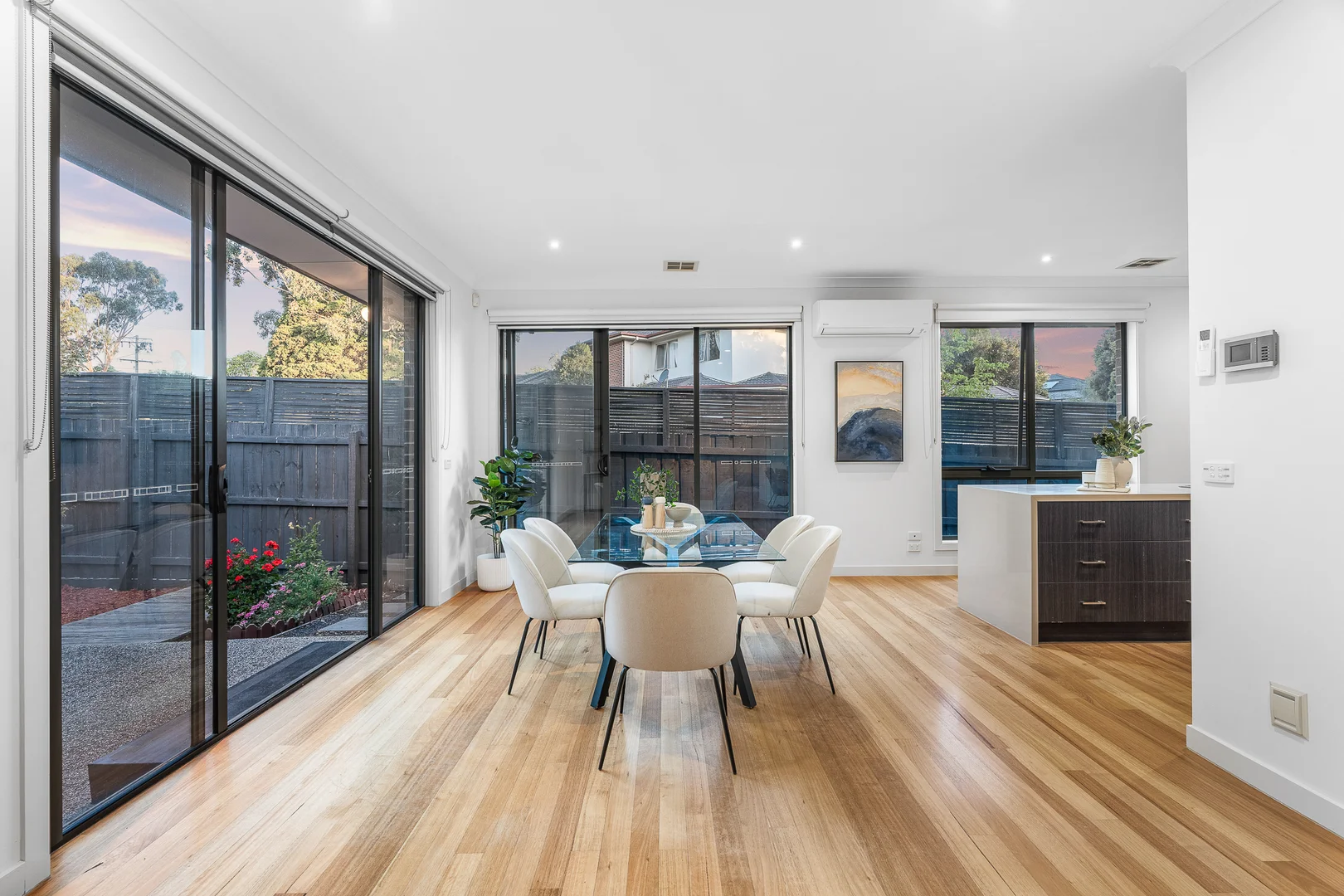 84A Russell Crescent - Image 3
