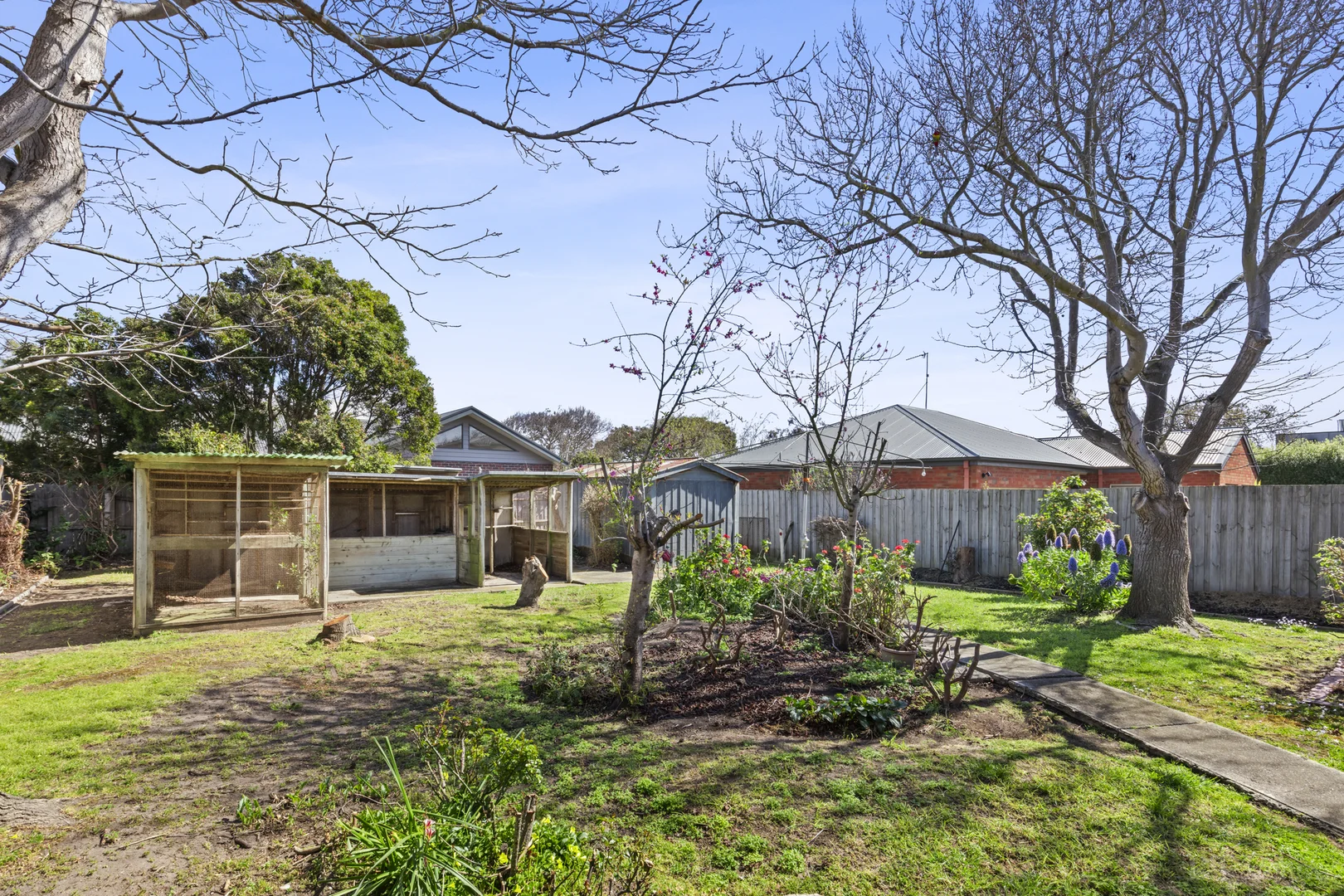 86 Field Street North - Image 3