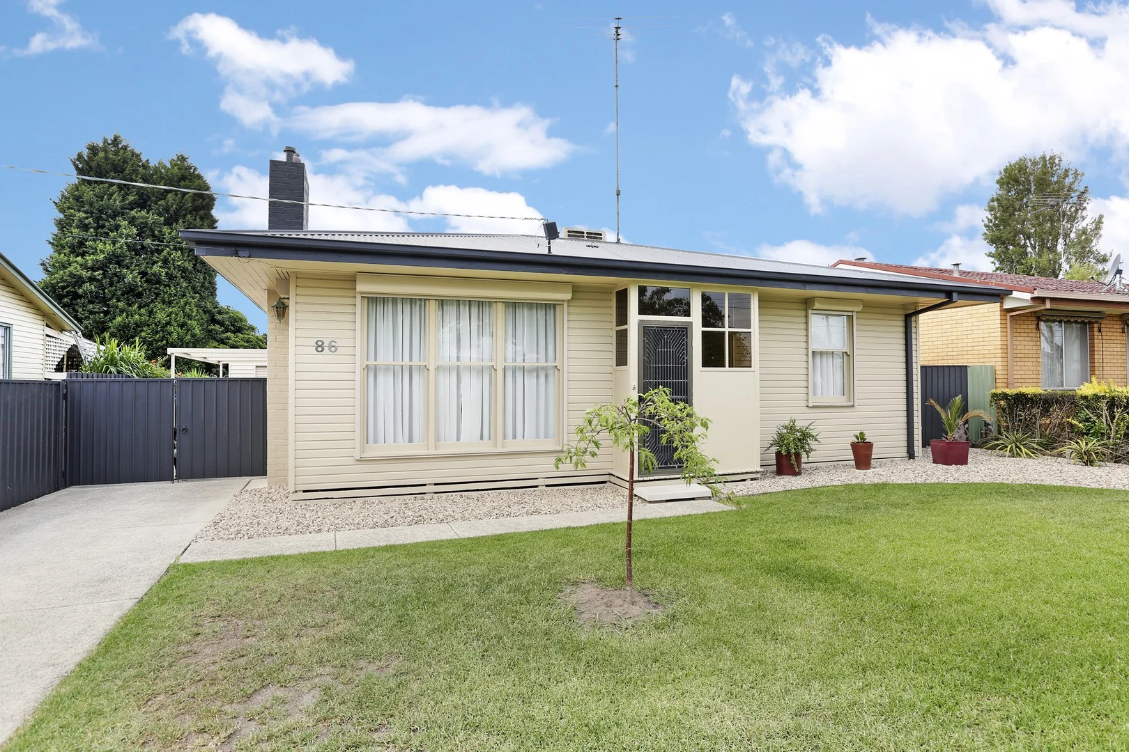 86 Robin Avenue (1/1)