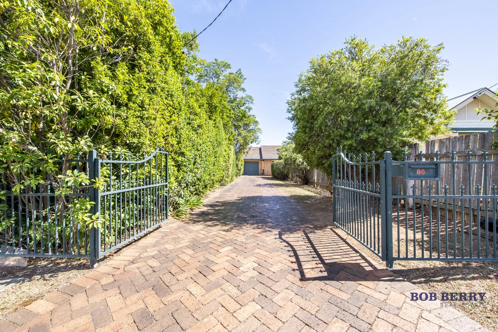 86 Tamworth Street (1/19)