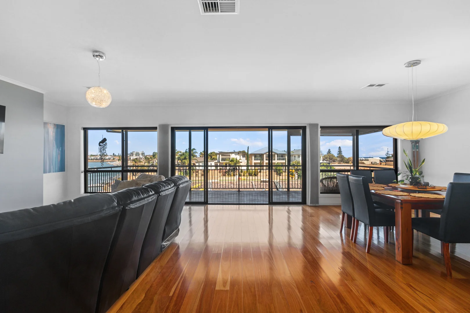 87 Stately Way - Image 4