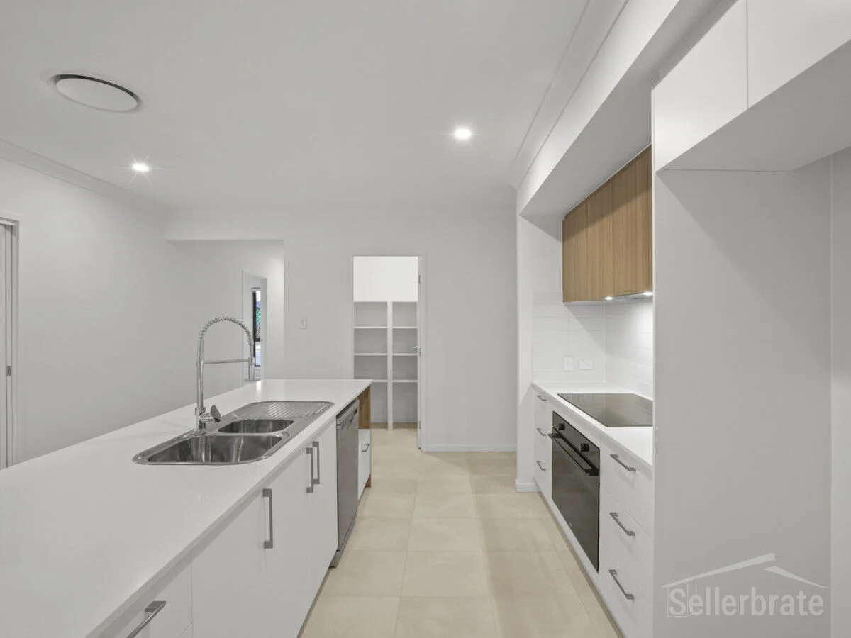 88 Outlook Boulevard - Image 5
