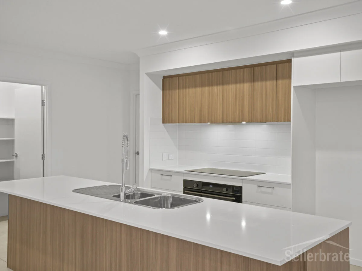 88 Outlook Boulevard - Image 4