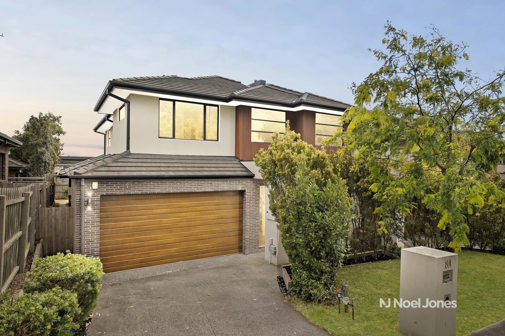 8A Clyde Street (1/17)