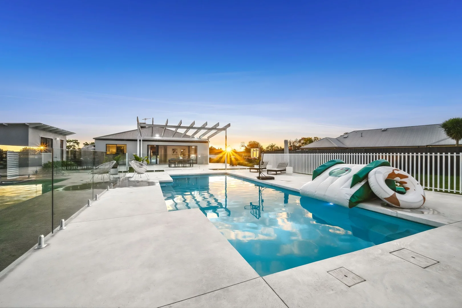 9-10 Landsdale Court - Image 3