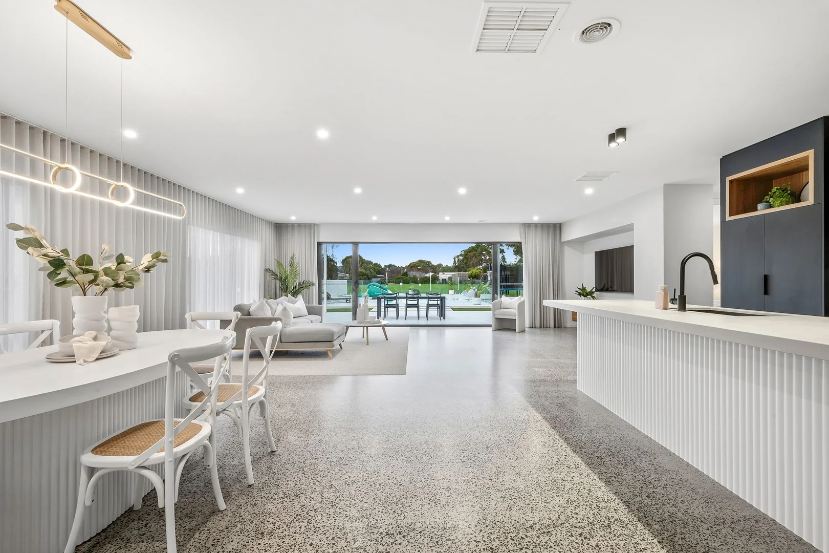 9-10 Landsdale Court - Image 4