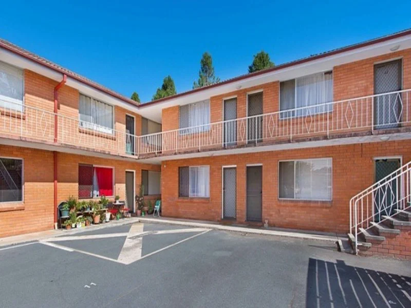 9/10 Macquoid Street (1/11)