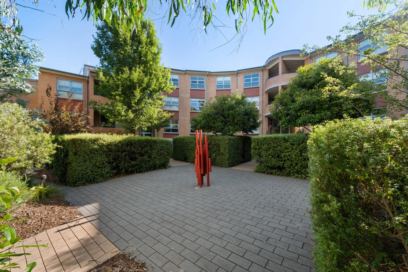 9/101 Hennessy Street (1/14)